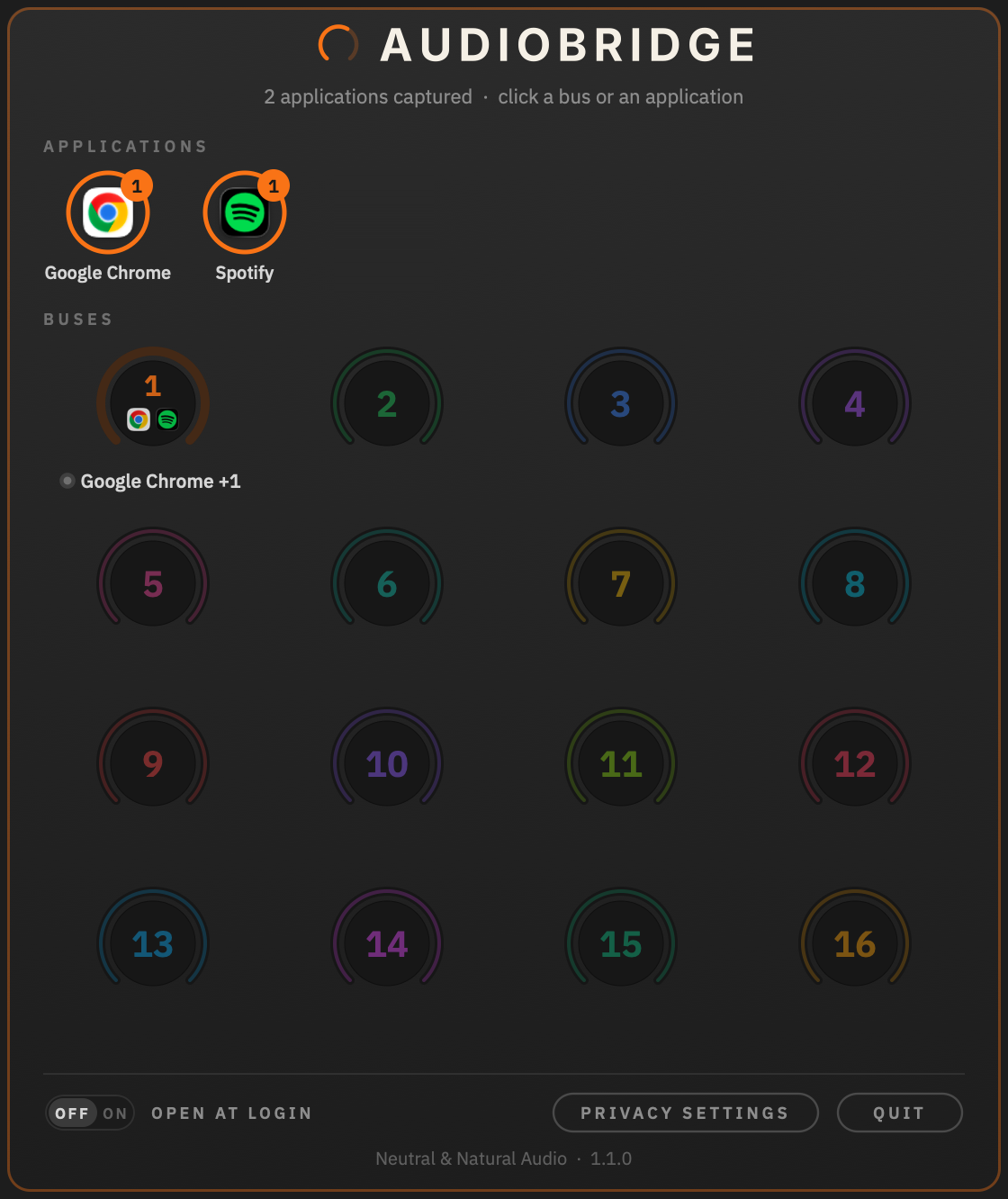 L'app de capture AudioBridge, avec ses 16 bus, Google Chrome et Spotify captés sur le bus 1